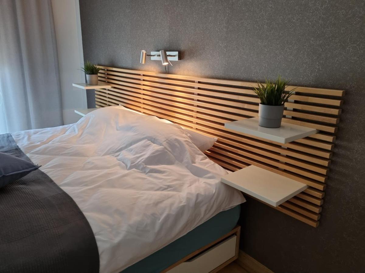 R63 With Terrace Íbúð
